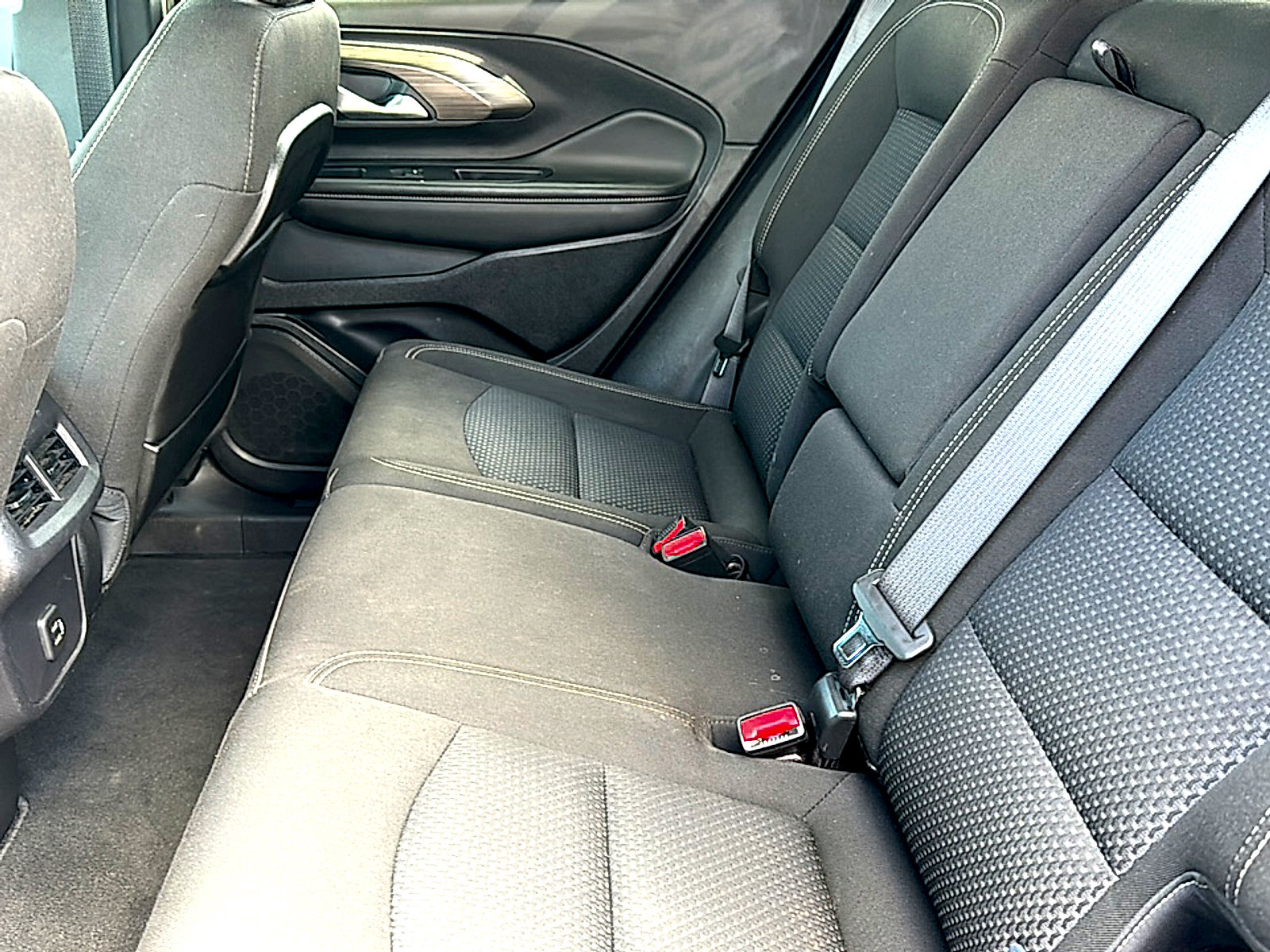 Used 2024 GMC Terrain SLE FWD image 18