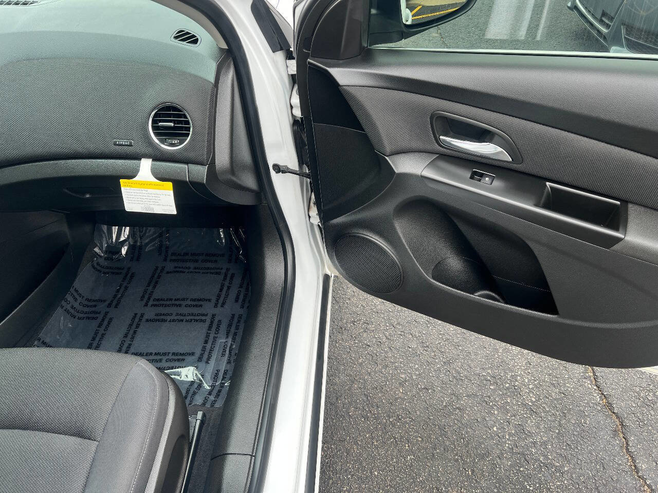 Used 2014 Chevrolet Cruze LT FWD image 27