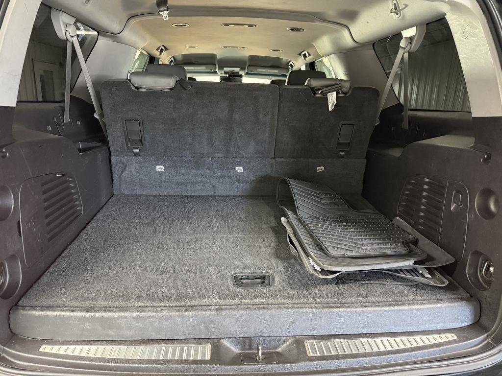 Used 2015 Chevrolet Suburban LT image 31