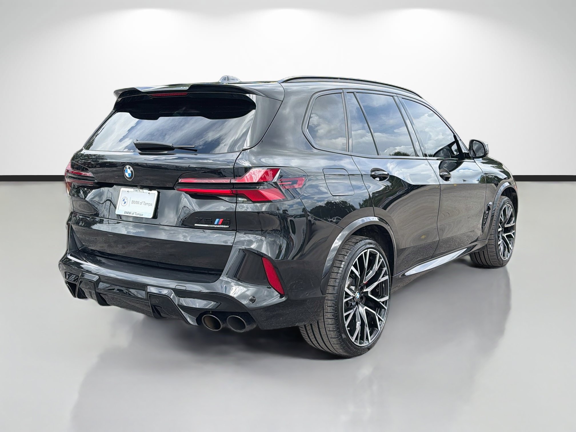 Used 2025 BMW X5 M Competition w/ Executive Package AWD/4WD image 3