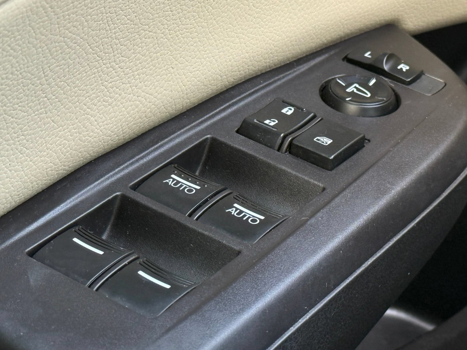 Used 2017 Acura ILX FWD image 33