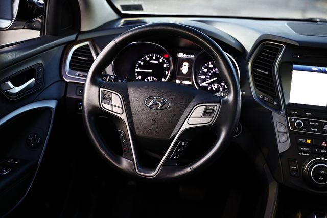 Used 2017 Hyundai Santa Fe Sport FWD image 31