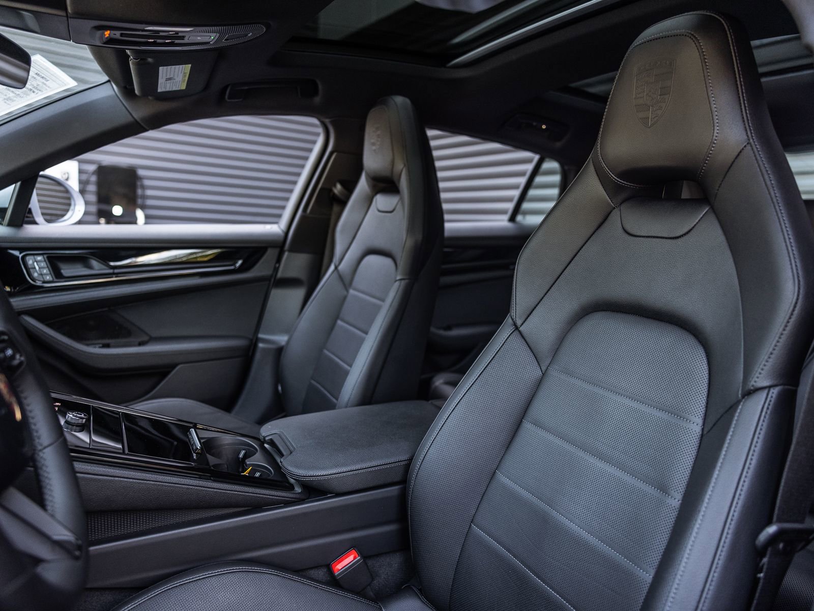 Certified 2025 Porsche Panamera 4 image 14