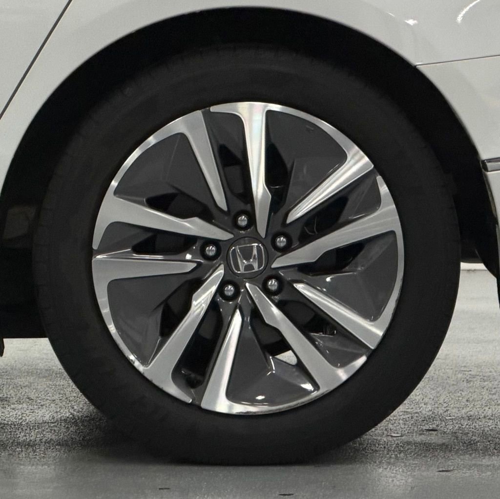 Used 2019 Honda Accord Touring image 9