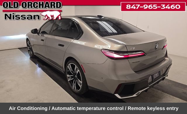 Used 2023 BMW i7 xDrive60 AWD/4WD image 7