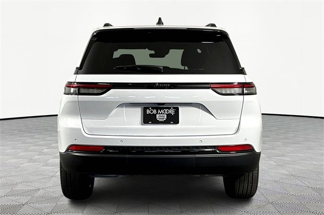 New 2025 Jeep Grand Cherokee Laredo image 5