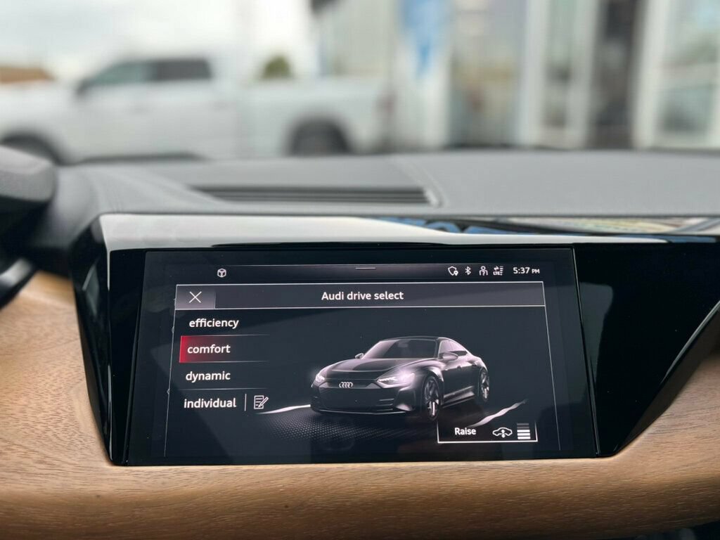 Used 2022 Audi e-tron GT Premium Plus AWD/4WD image 25