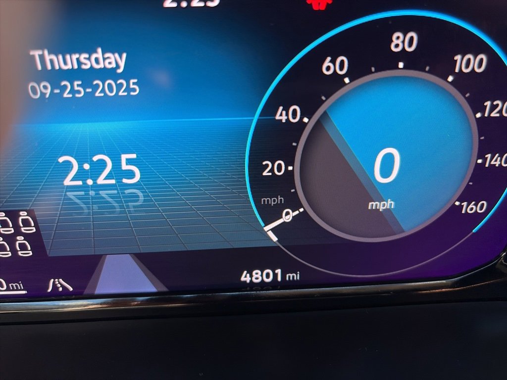 Certified 2025 Volkswagen Atlas SE image 17