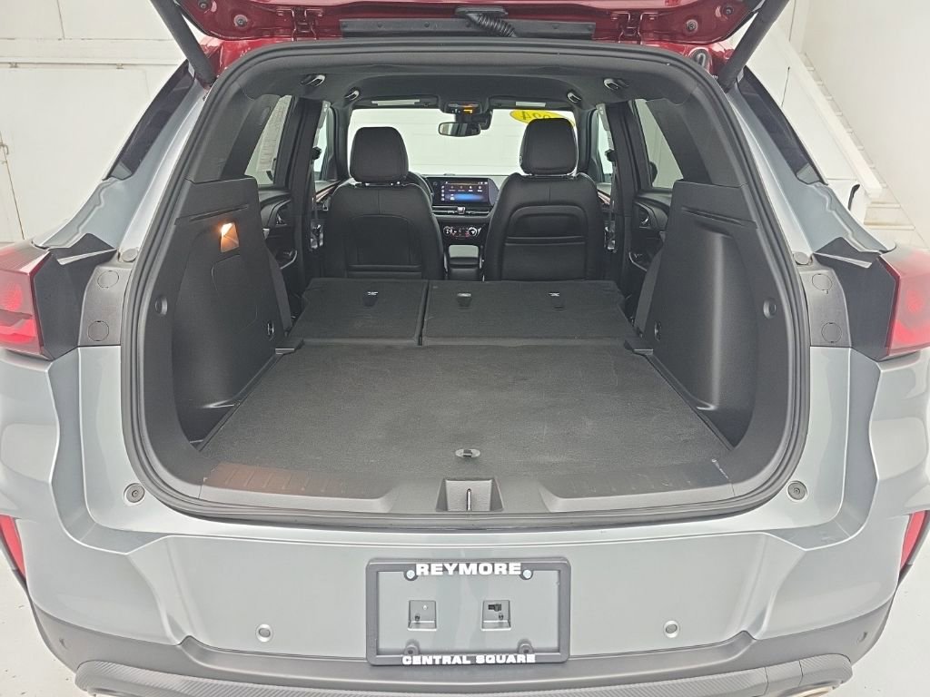 Used 2024 Chevrolet TrailBlazer RS w/ Convenience Package AWD/4WD image 44