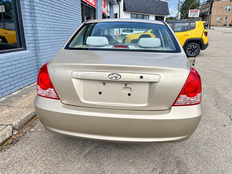 Used 2005 Hyundai Elantra GLS FWD image 3