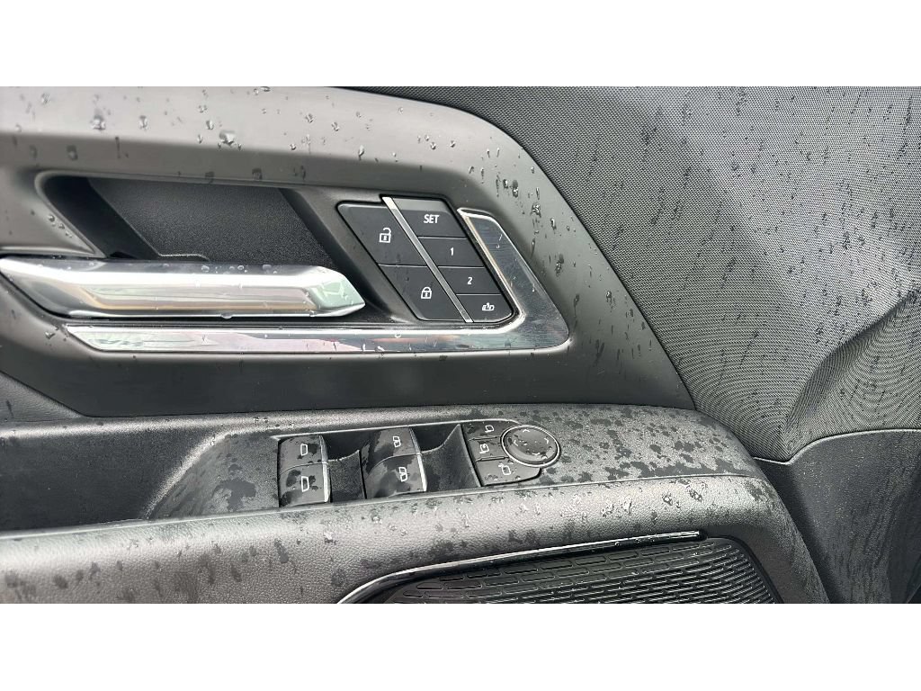 Used 2025 Chevrolet Silverado EV RST AWD/4WD image 19