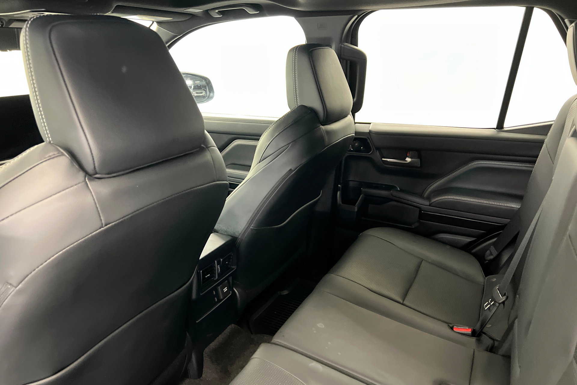 Used 2025 Toyota 4Runner Limited w/ Tow Technology Package AWD/4WD image 20