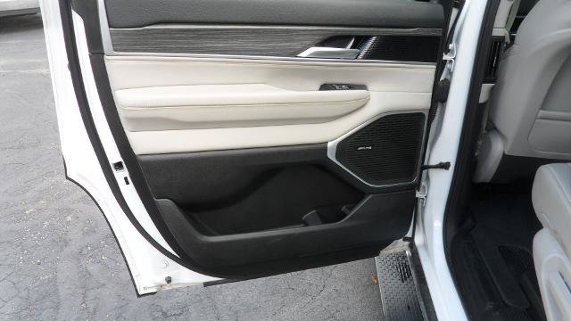 Used 2024 Jeep Wagoneer Series II w/ Flexible Seating Group AWD/4WD image 26