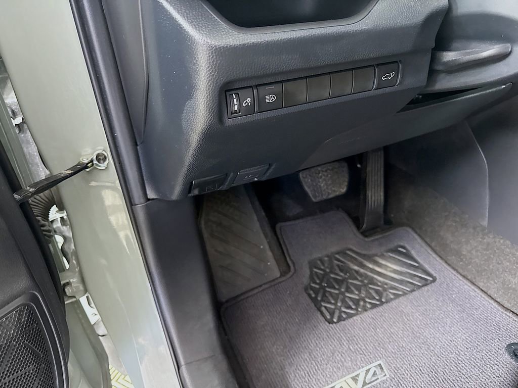 Used 2023 Toyota RAV4 XLE image 10