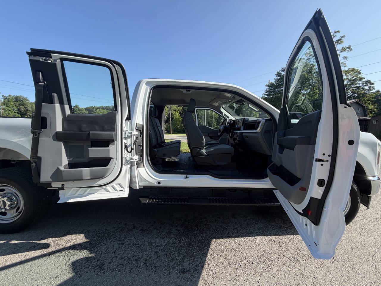 Used 2024 Ford F250 XL w/ FX4 Off-Road Package AWD/4WD image 31