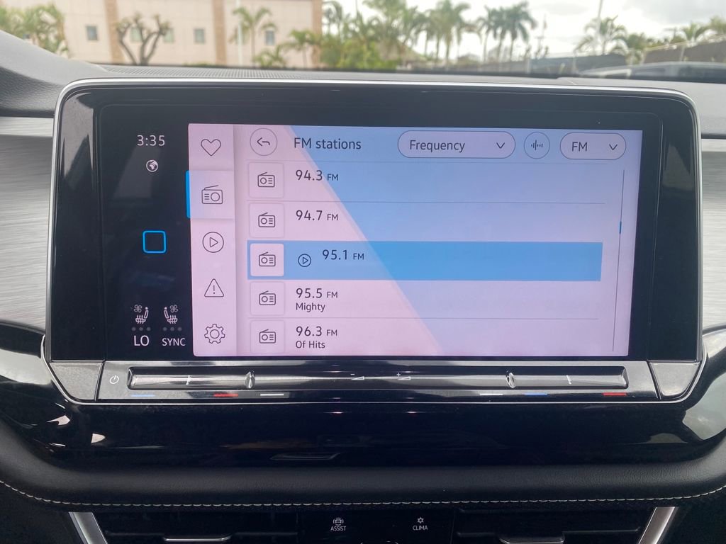 Used 2024 Volkswagen Atlas Cross Sport SE image 34