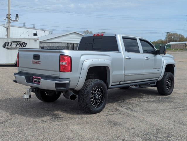 Used 2018 GMC Sierra 2500 Denali w/ Duramax Plus Package image 5