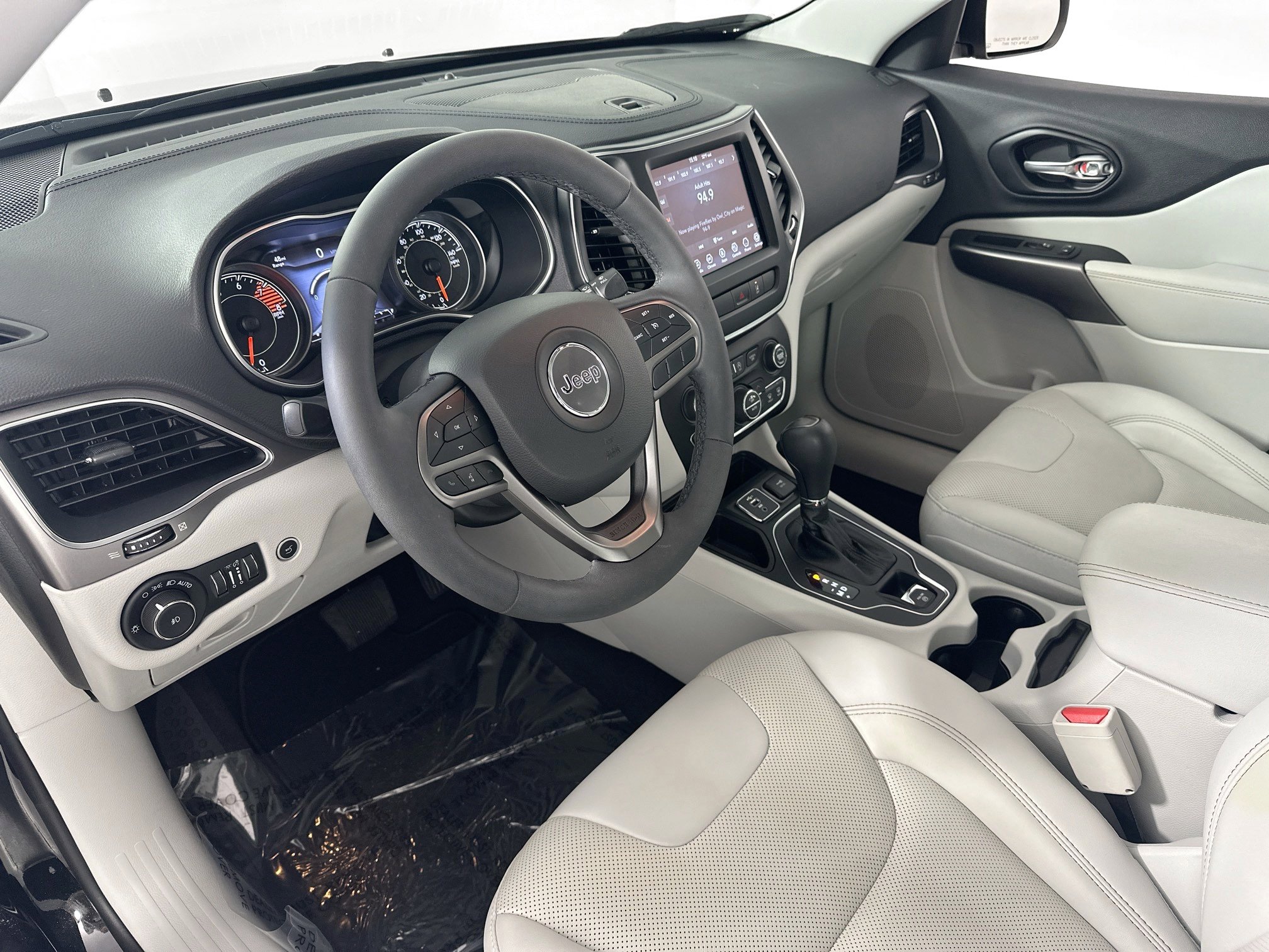 Used 2022 Jeep Cherokee Latitude Lux w/ Sun & Sound Group FWD image 9