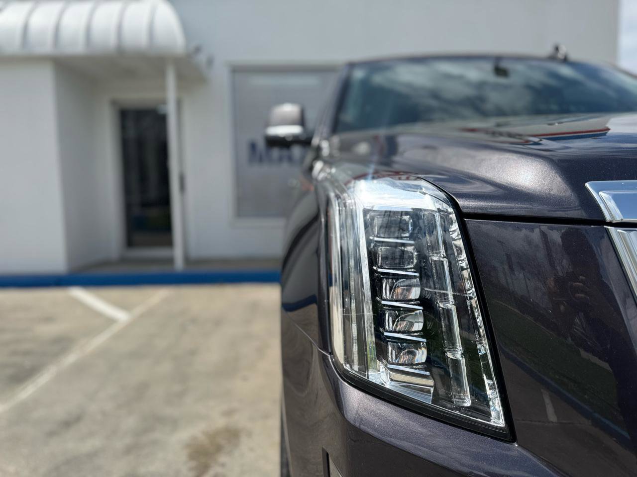Used 2016 Cadillac Escalade ESV Luxury AWD/4WD image 9