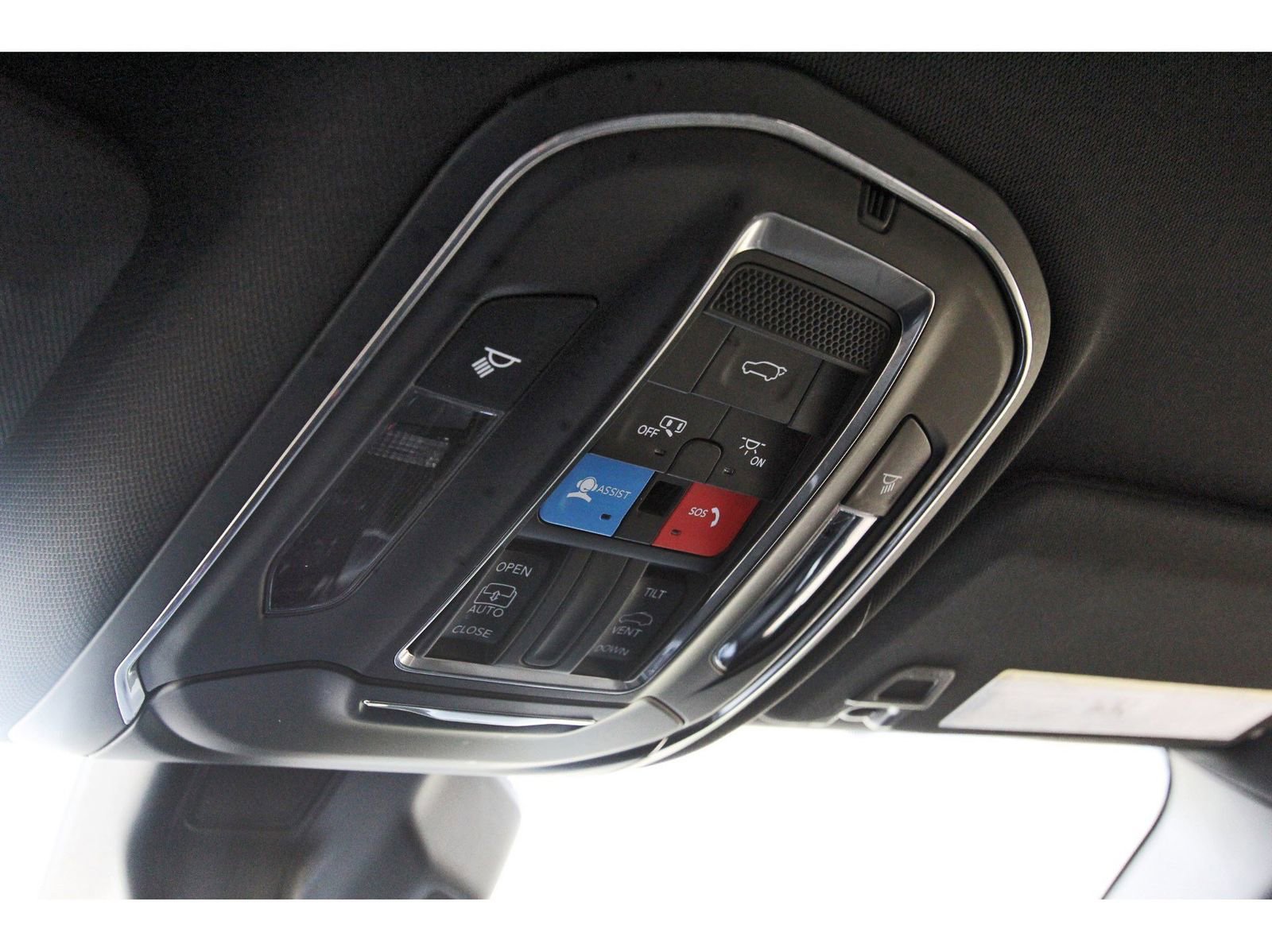 Used 2025 Jeep Grand Cherokee L Altitude RWD image 27