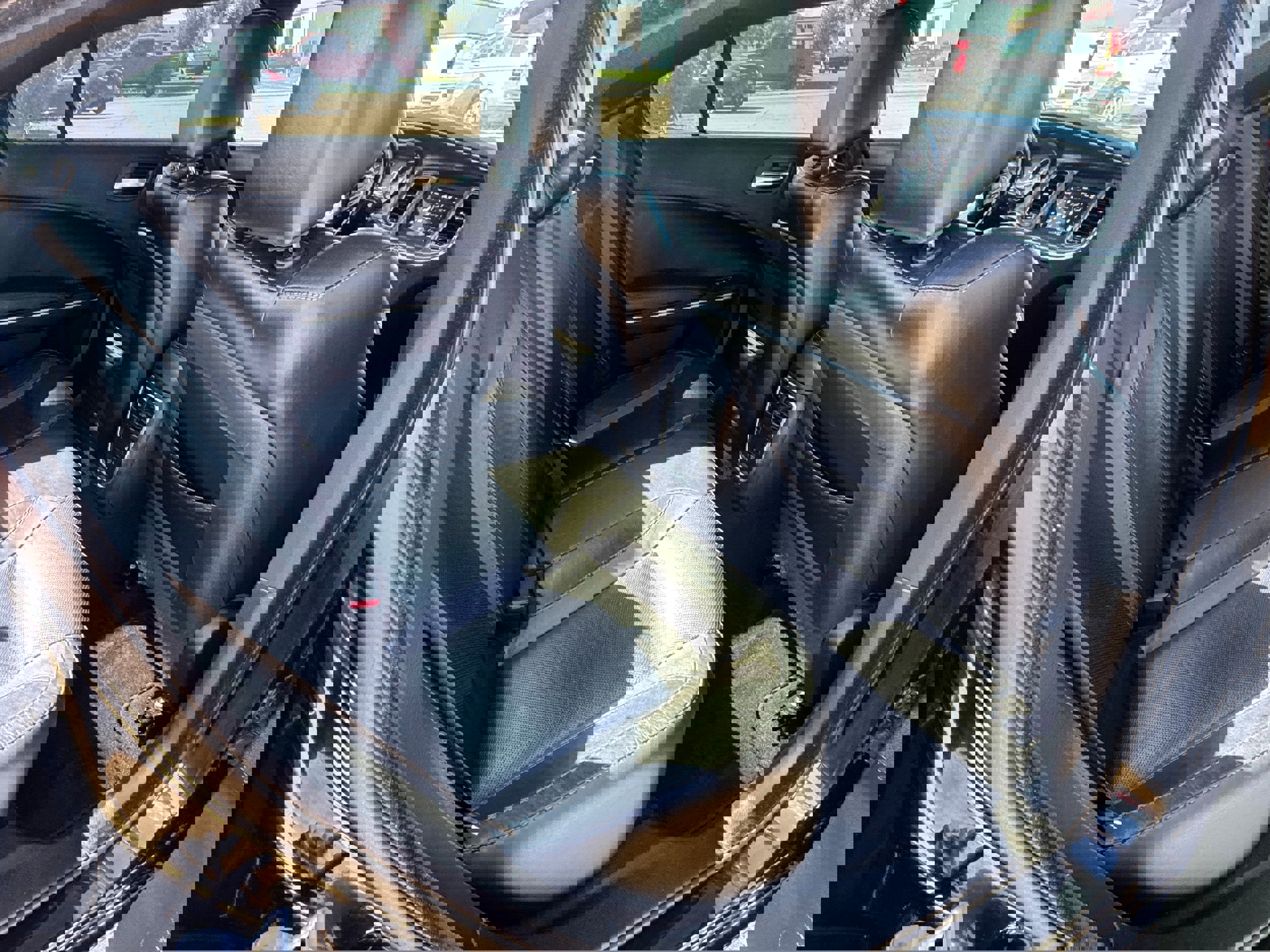 Used 2020 Dodge Charger SXT w/ Leather Interior Group image 5