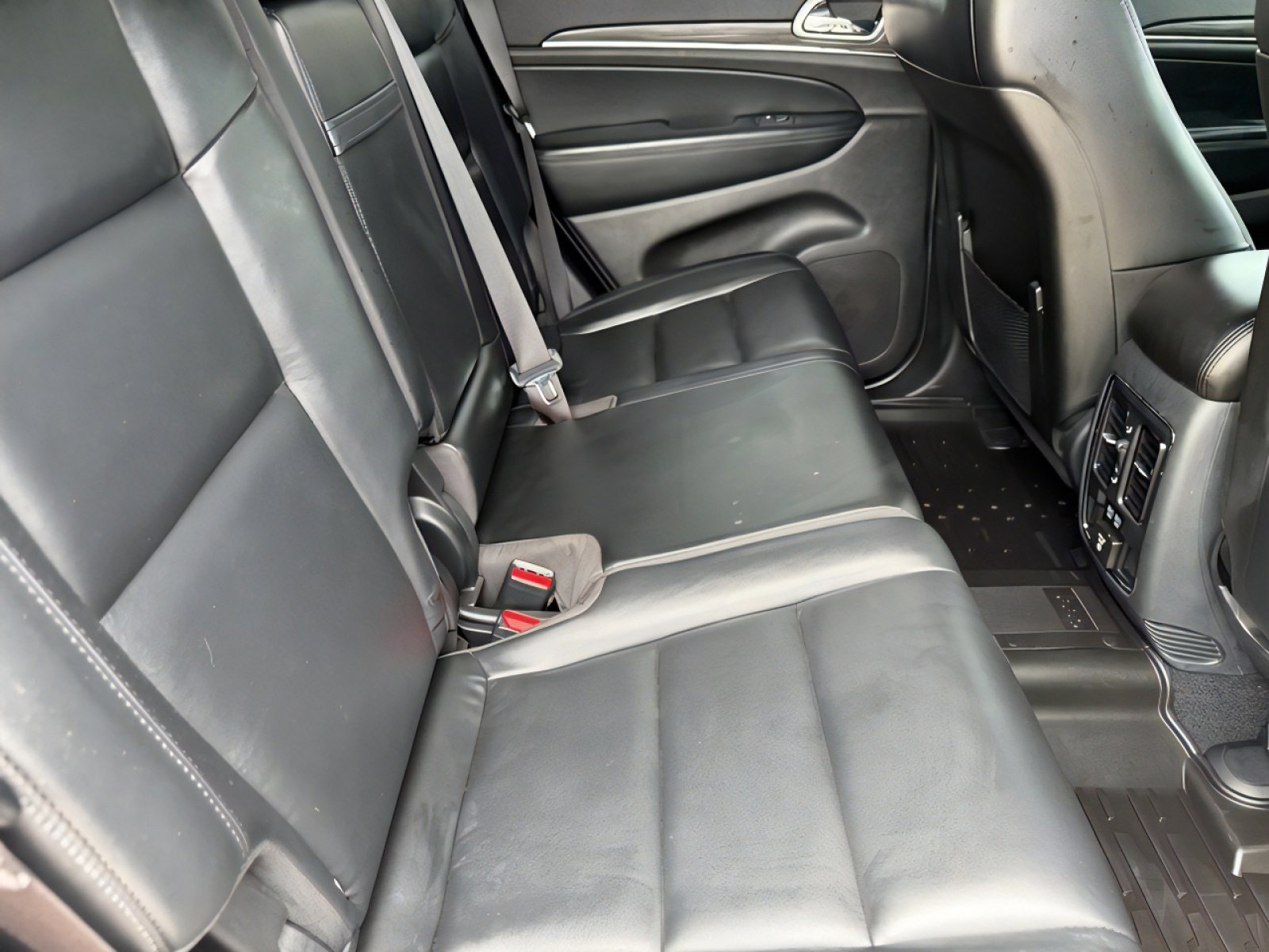 Used 2019 Jeep Grand Cherokee Limited image 13