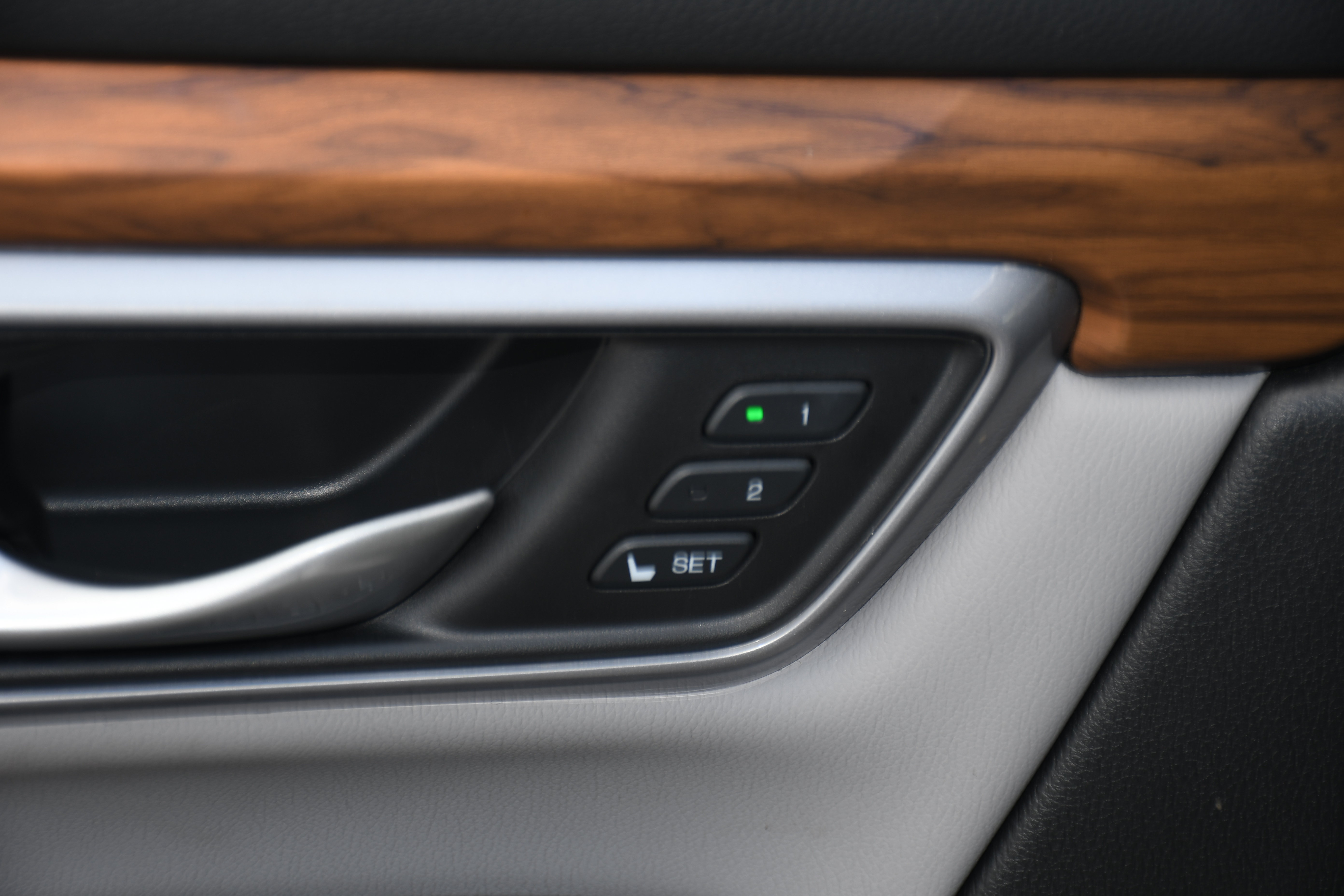 Used 2017 Honda CR-V Touring image 13