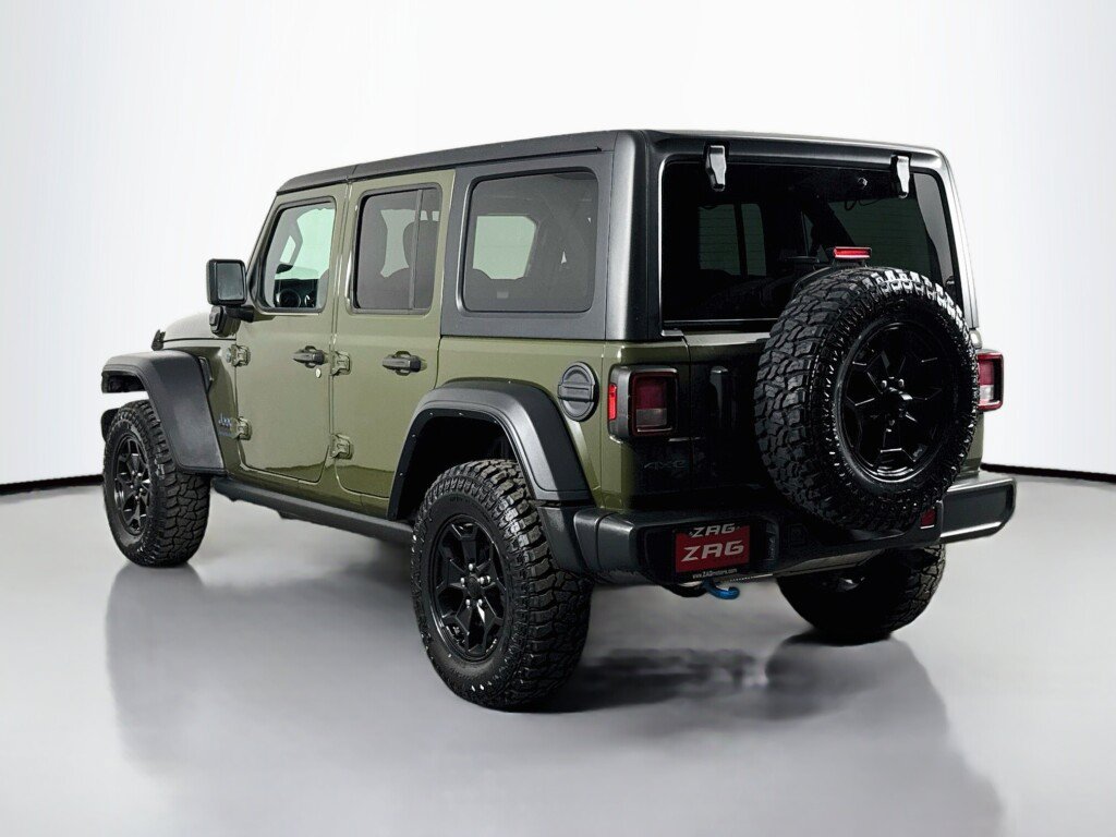 Used 2023 Jeep Wrangler Unlimited AWD/4WD image 3