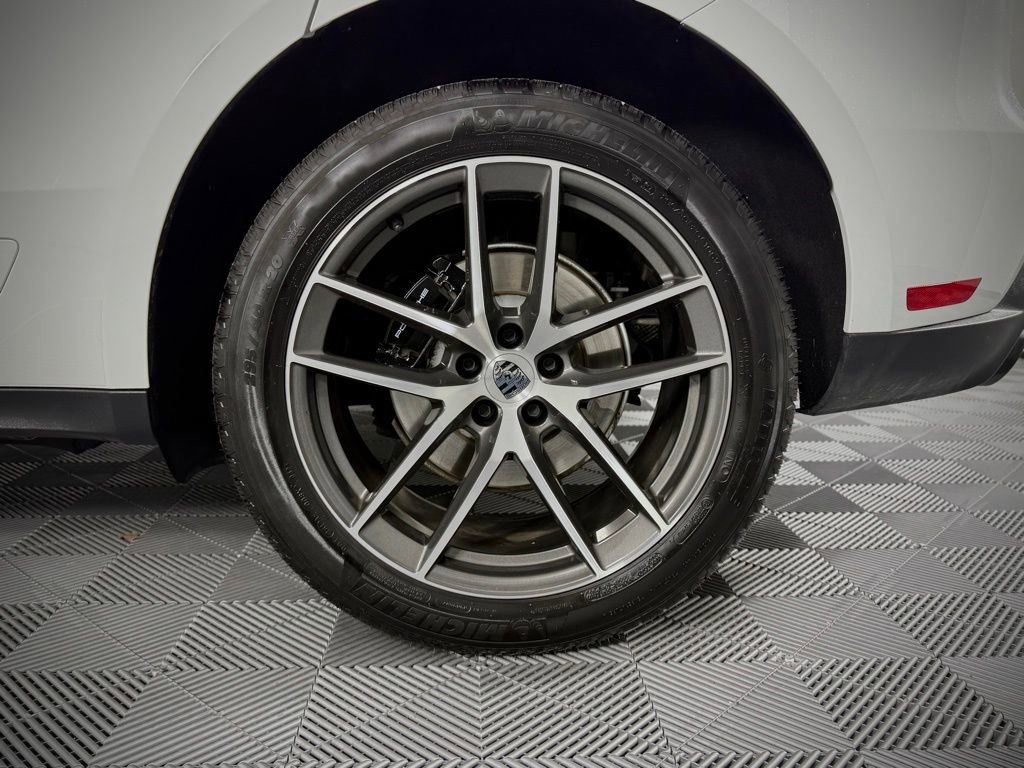 Certified 2024 Porsche Macan AWD/4WD image 15