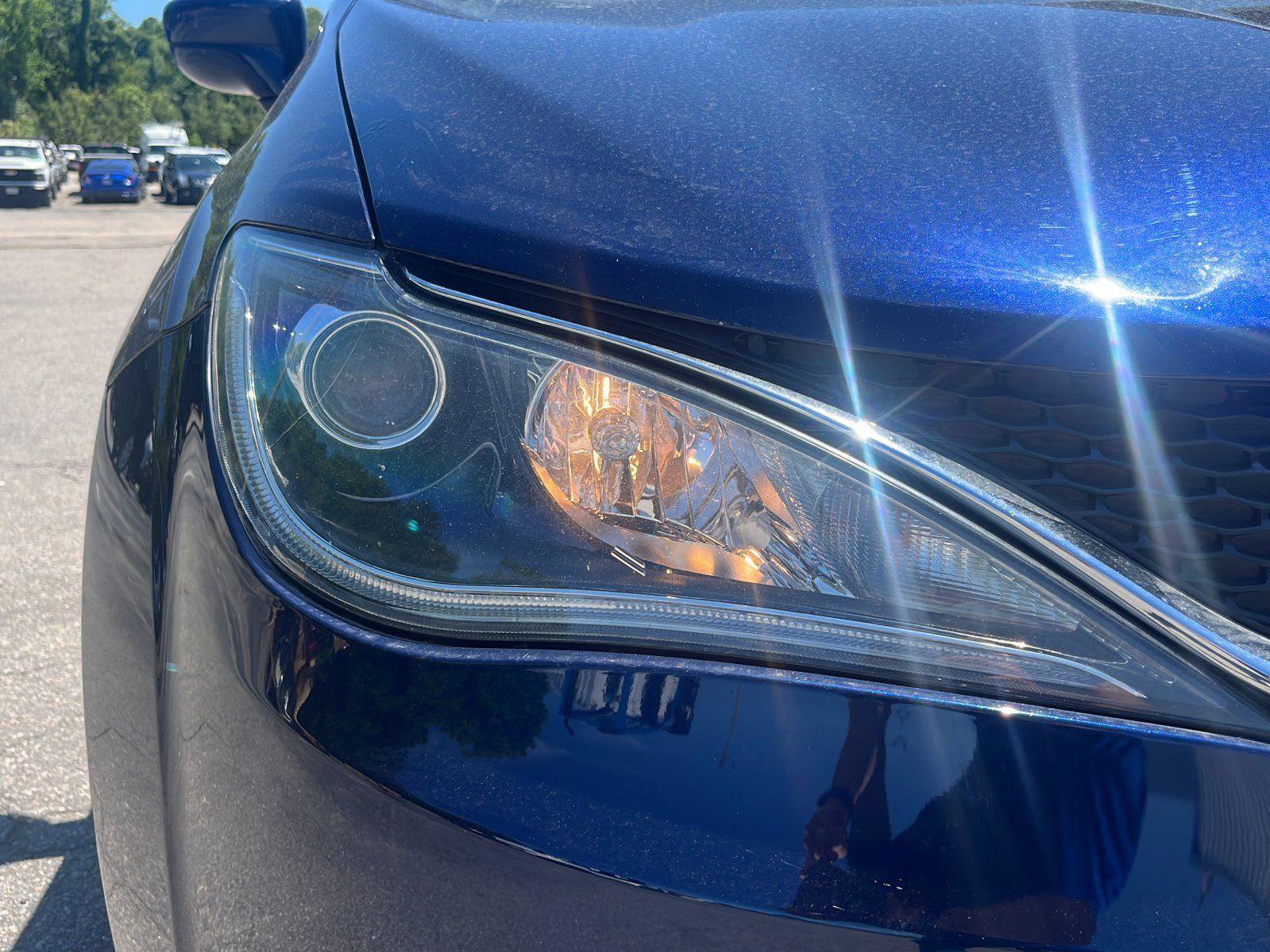 Used 2018 Chrysler Pacifica Touring-L FWD image 9