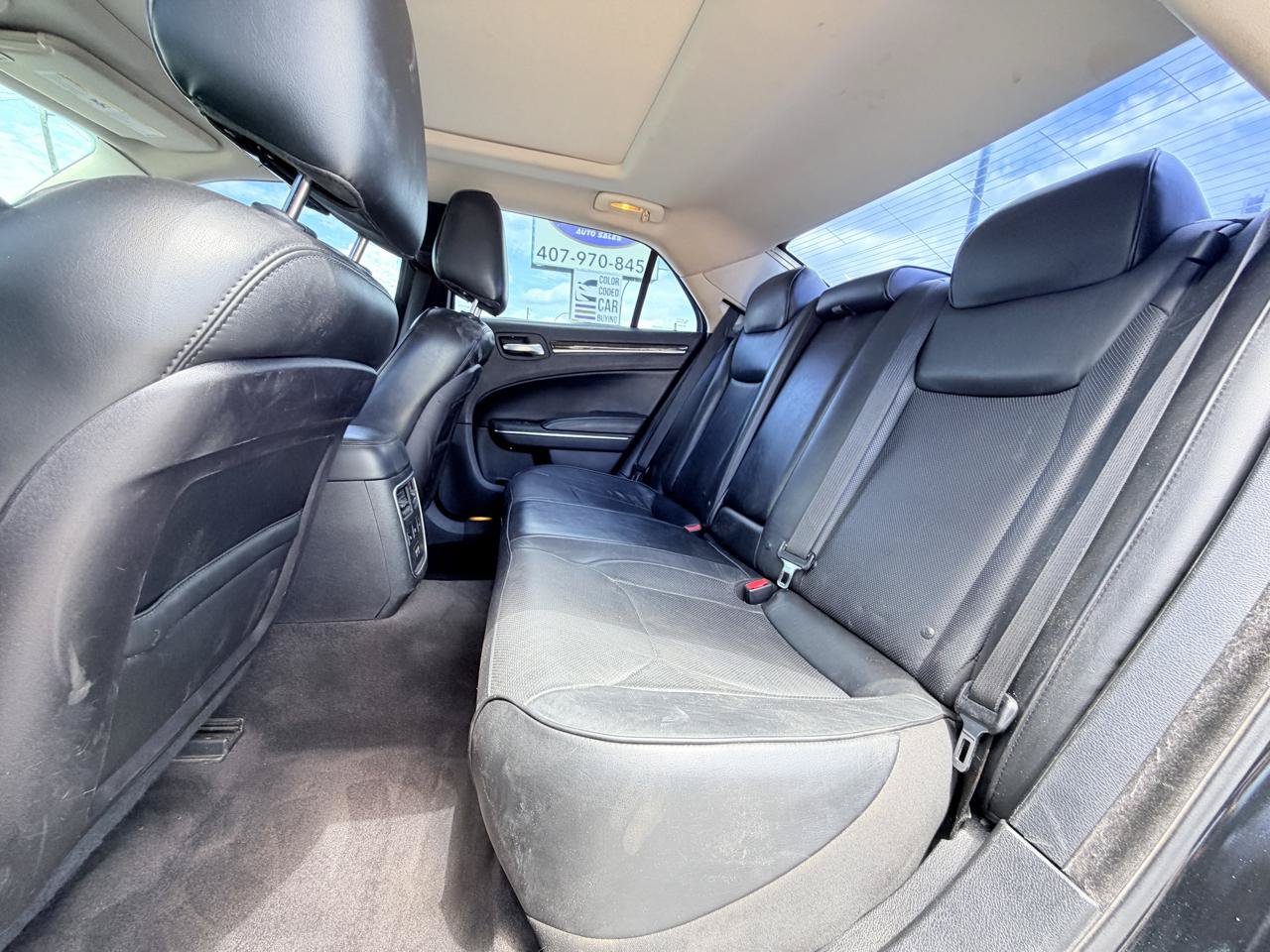 Used 2016 Chrysler 300 C RWD image 9