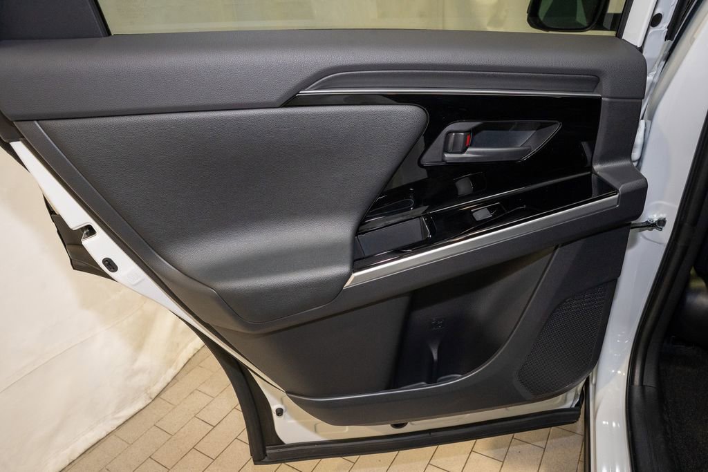 Used 2025 Toyota bZ4X AWD image 11