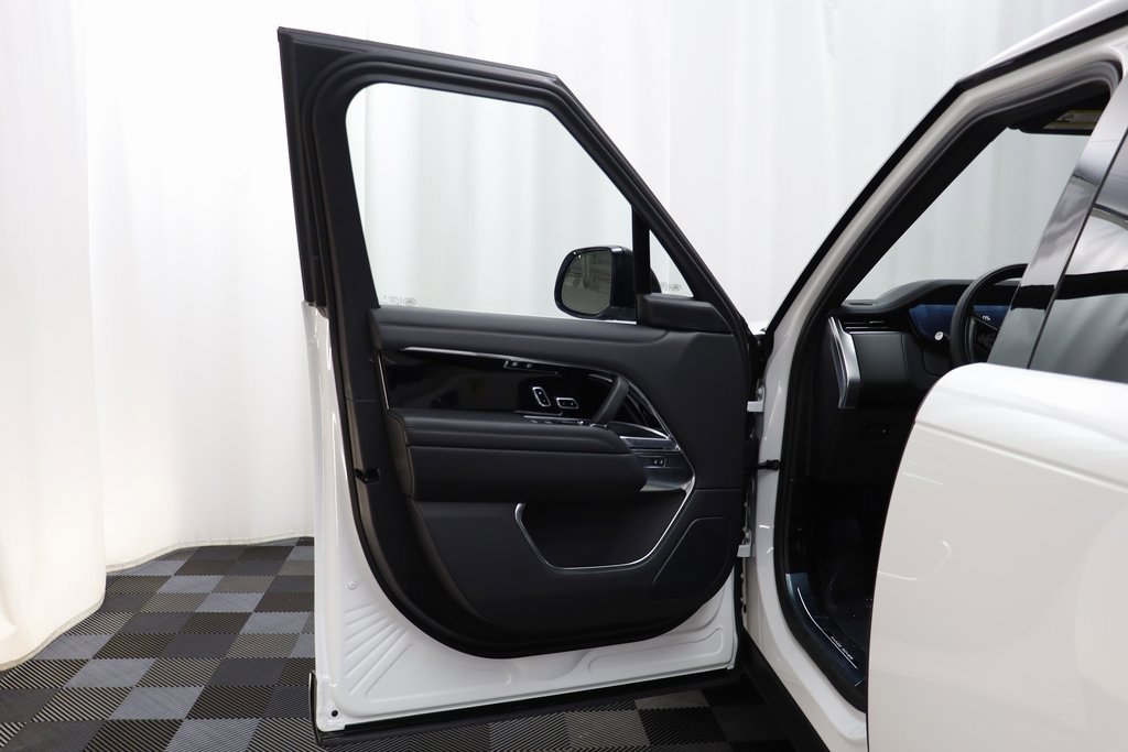New 2025 Land Rover Range Rover SE image 7
