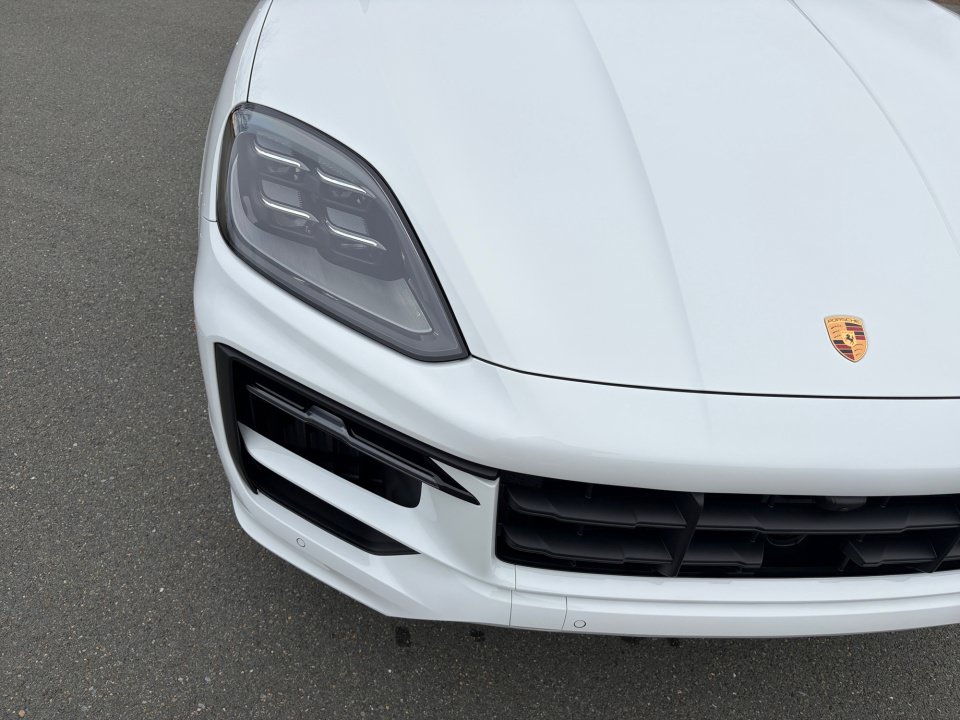 New 2026 Porsche Cayenne Coupe AWD/4WD image 13