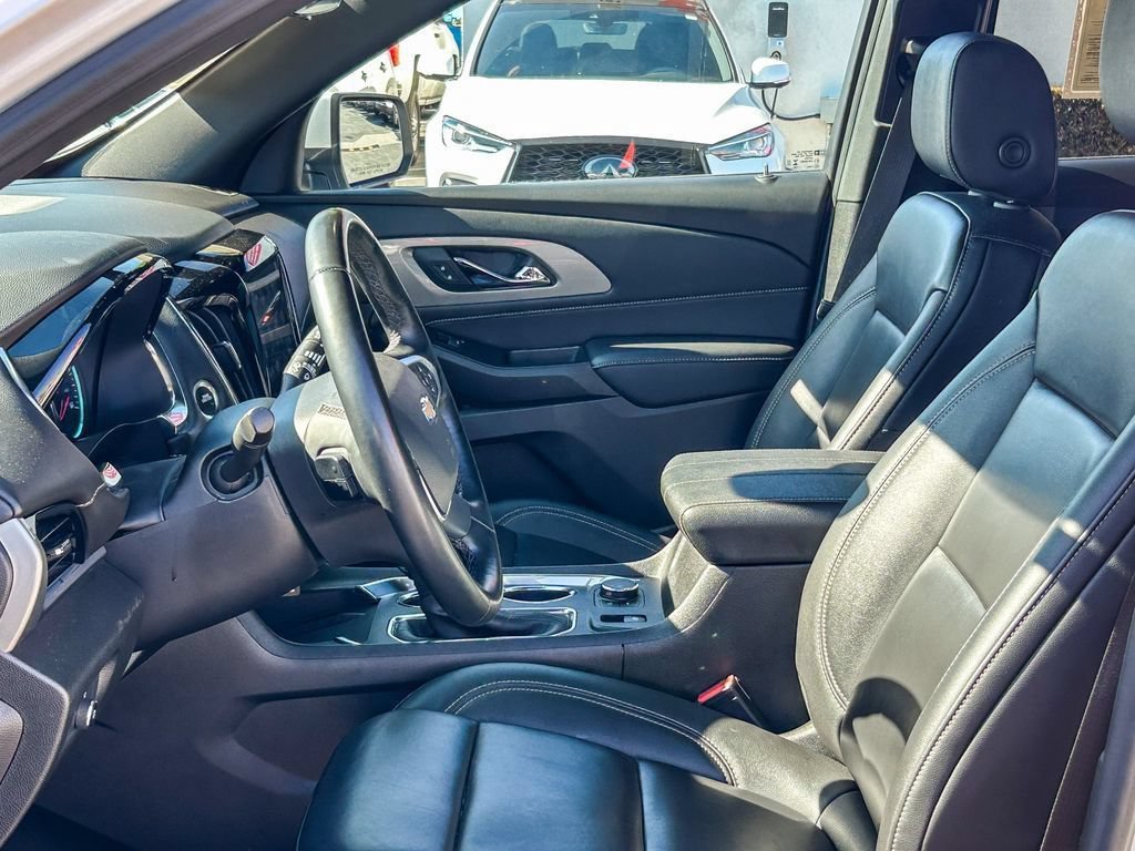 Used 2023 Chevrolet Traverse LT w/ LT Premium Package FWD image 18