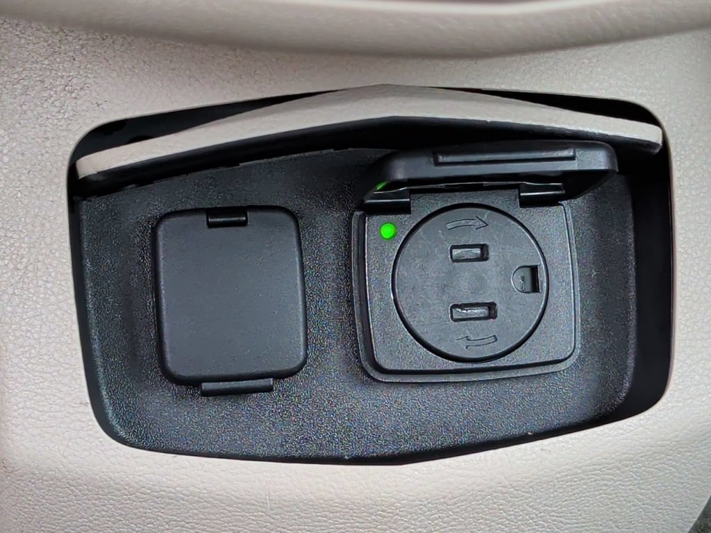 Used 2016 Lincoln MKZ w/ Equipment Group 300A Reserve FWD image 32