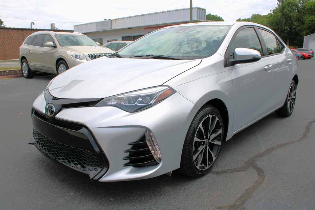 Used 2019 Toyota Corolla SE FWD image 1