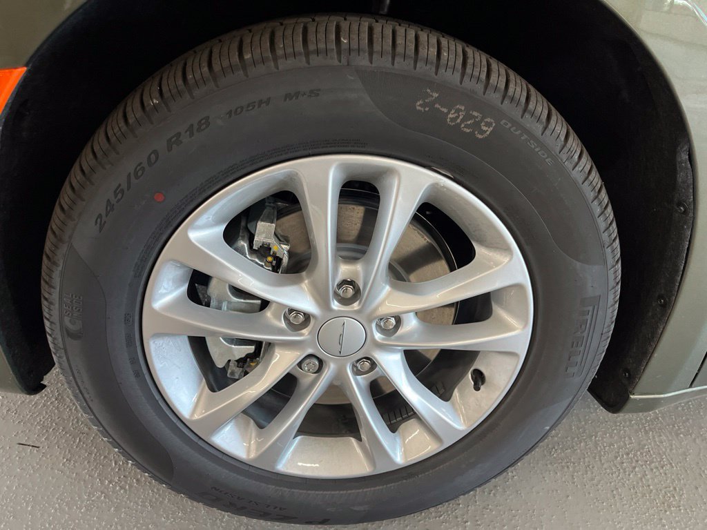 New 2027 Chrysler Pacifica Select FWD image 6