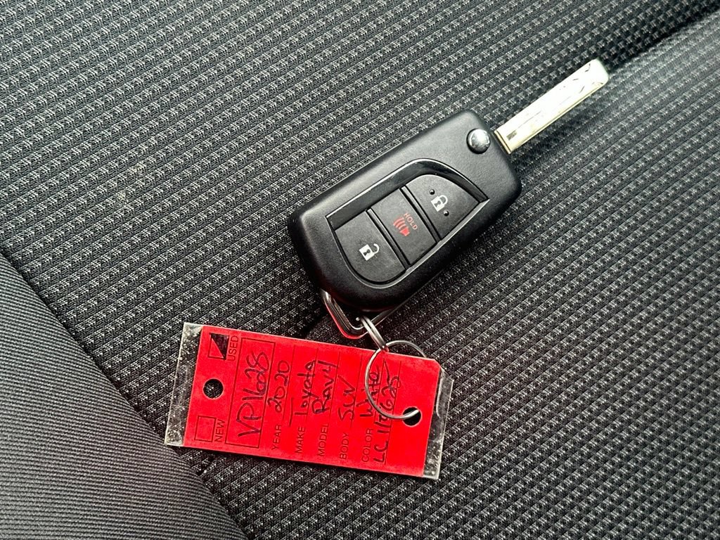 Used 2020 Toyota RAV4 LE w/ Carpet Mat Package AWD/4WD image 34