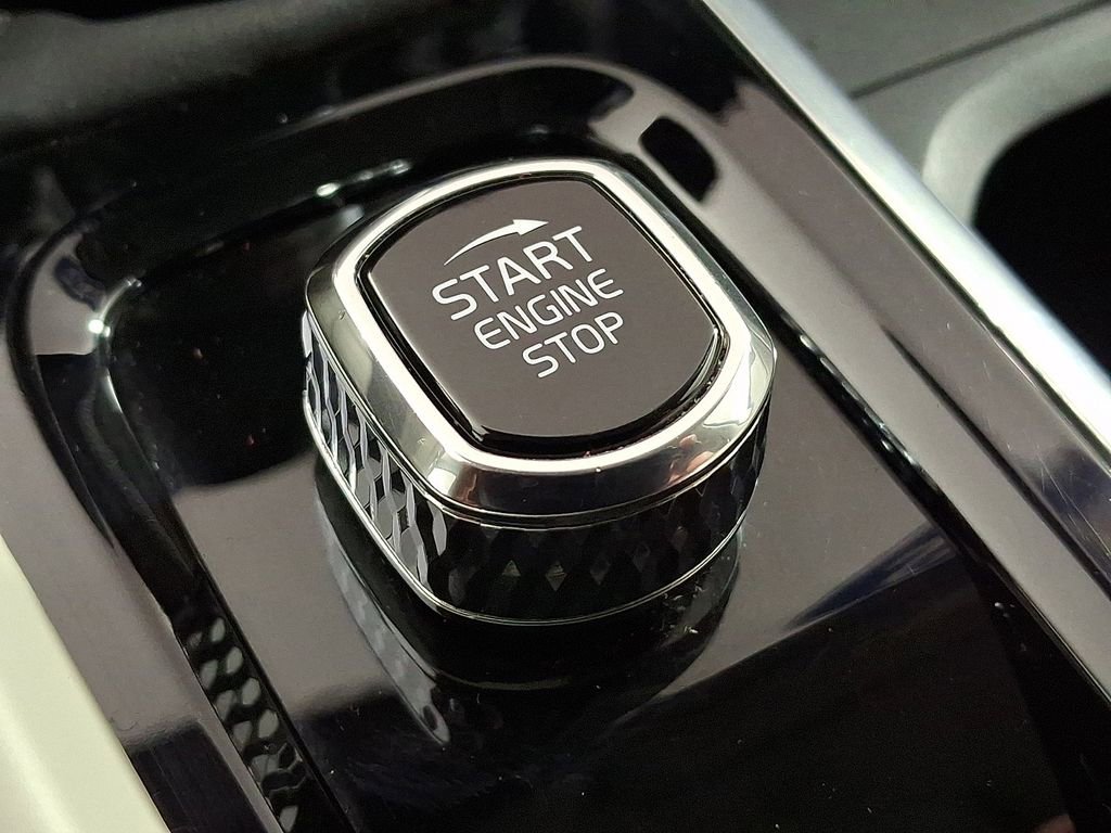 Used 2022 Volvo V60 T5 Cross Country w/ Advanced Package image 24