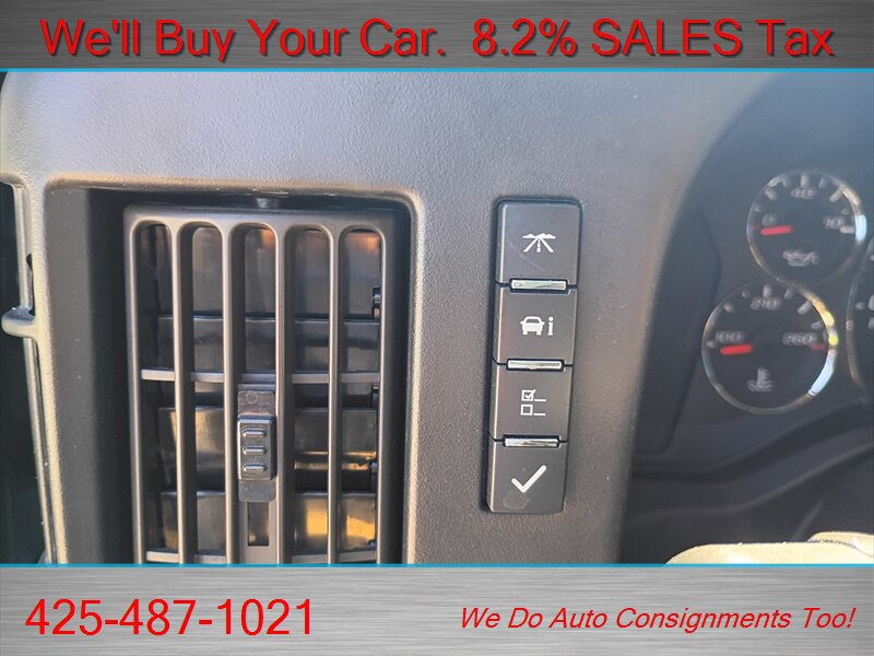 Used 2018 Chevrolet Express 2500 w/ Driver Convenience Package RWD image 16