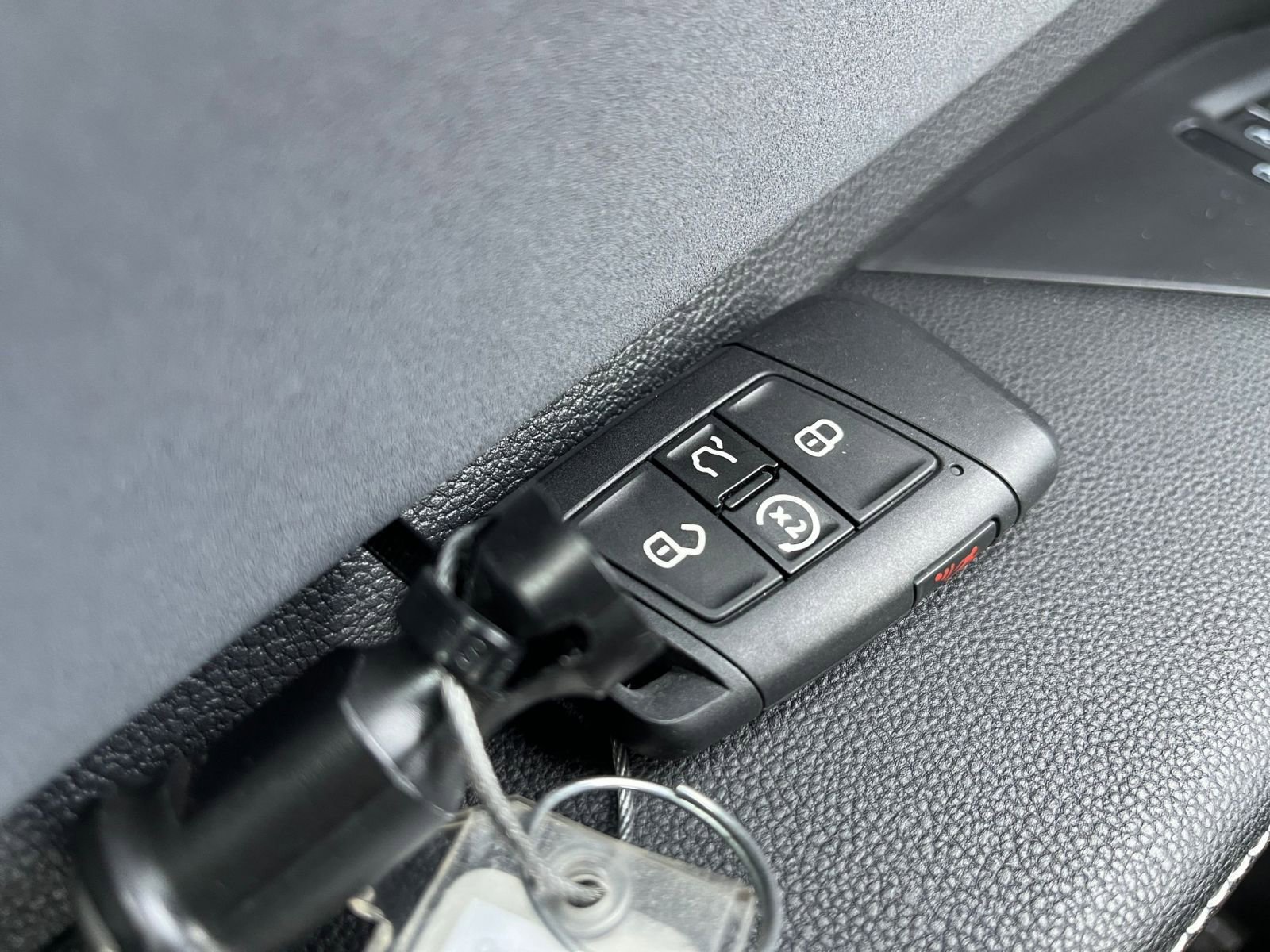 Used 2025 Volkswagen Jetta SE image 22