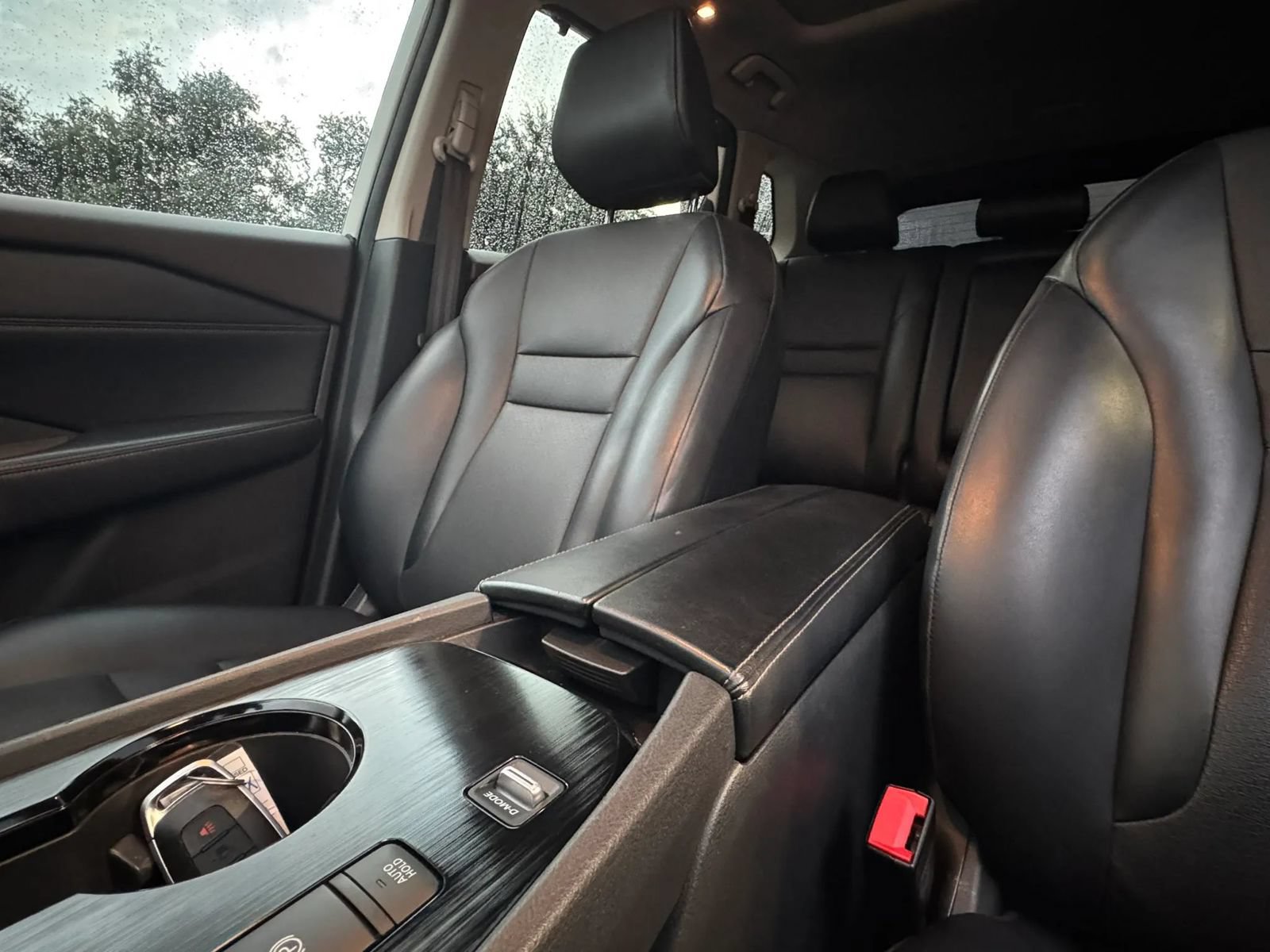 Used 2023 Nissan Rogue SV w/ SV Premium Package FWD image 33