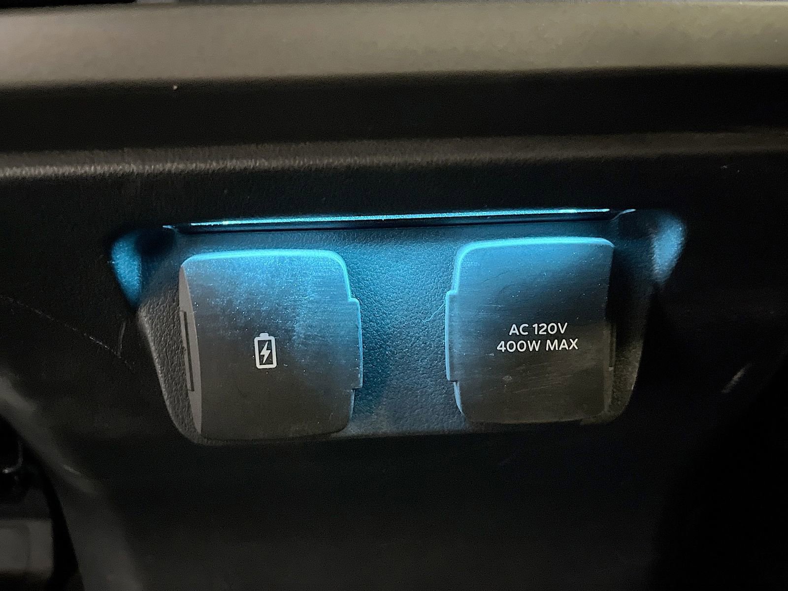 Used 2021 Ford F150 Lariat w/ FX4 Off-Road Package image 26