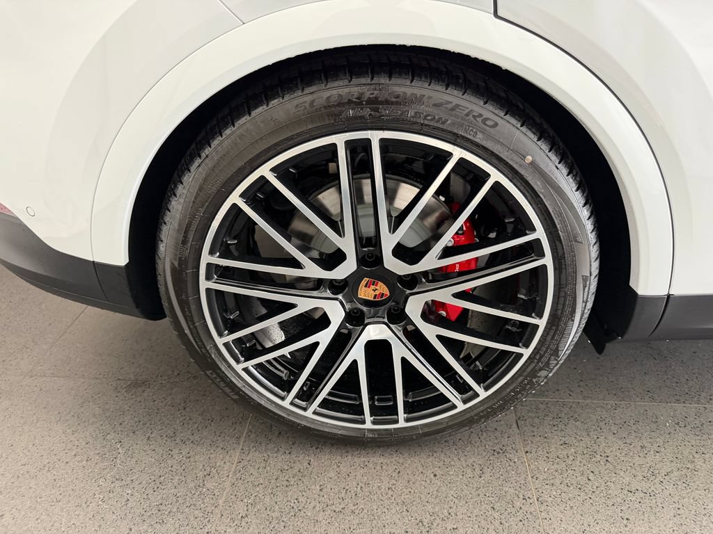 New 2026 Porsche Cayenne S AWD/4WD image 12