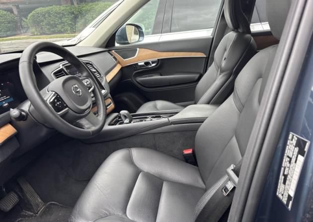 Used 2025 Volvo XC90 B6 Plus AWD/4WD image 5
