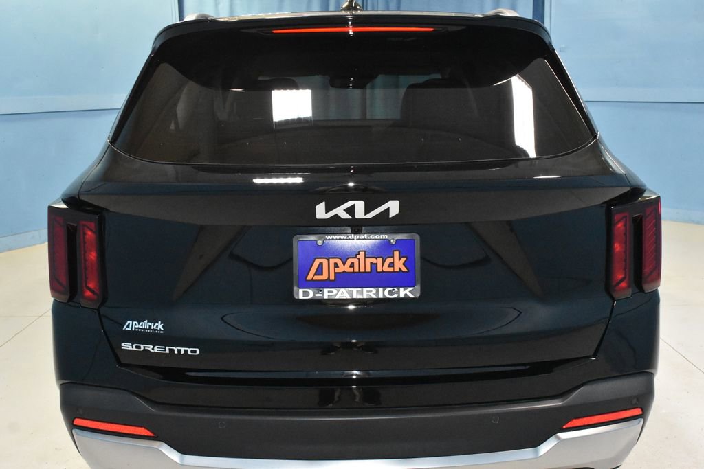 Used 2025 Kia Sorento EX FWD image 32