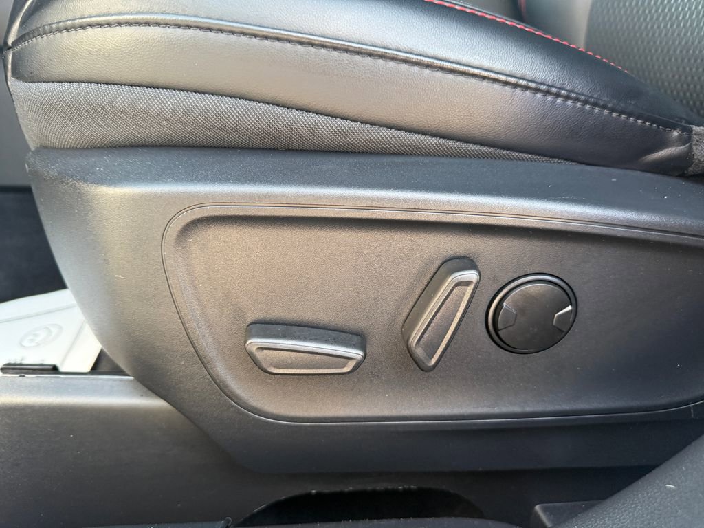 Used 2024 Ford Escape ST-Line w/ Tech Pack #1 AWD/4WD image 17