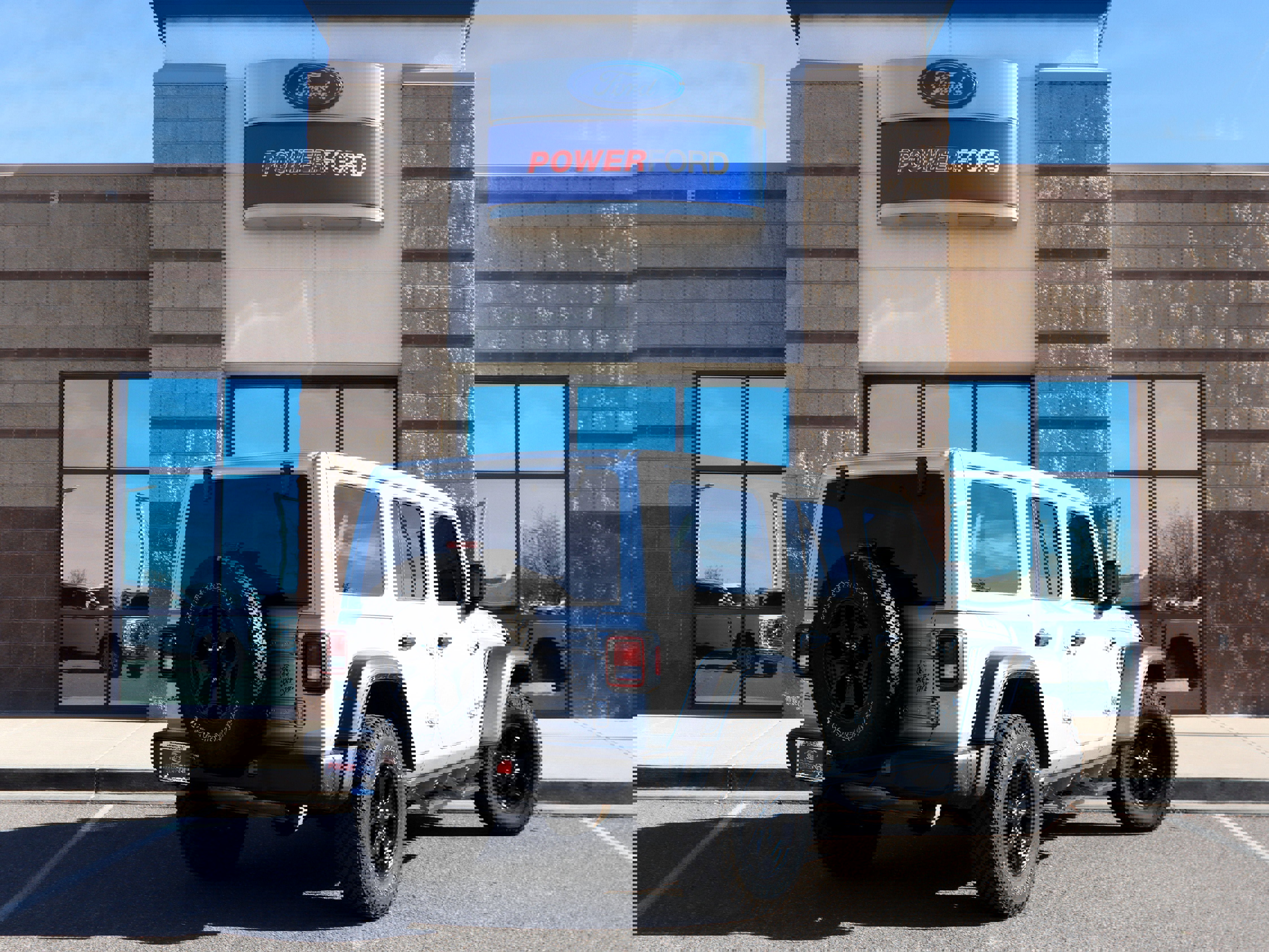 Used 2023 Jeep Wrangler Unlimited w/ Sun & Screen Package image 6