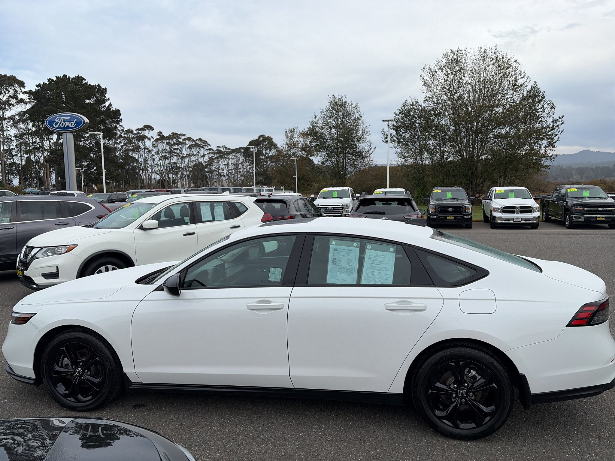 Used 2025 Honda Accord SE image 2